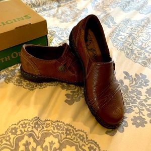 Earth Origins genuine leather shoes